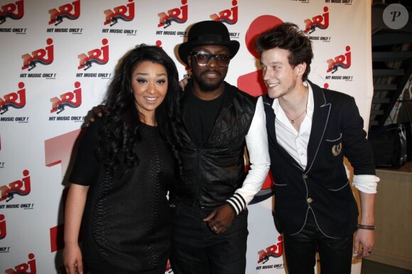 Exclusif - Will.I.Am rencontre Zayra Setouty et Sidoine Remy de la Star Academy 9 lors de l'emission de Sebastien Cauet sur NRJ a Paris, le 17 avril 2013.