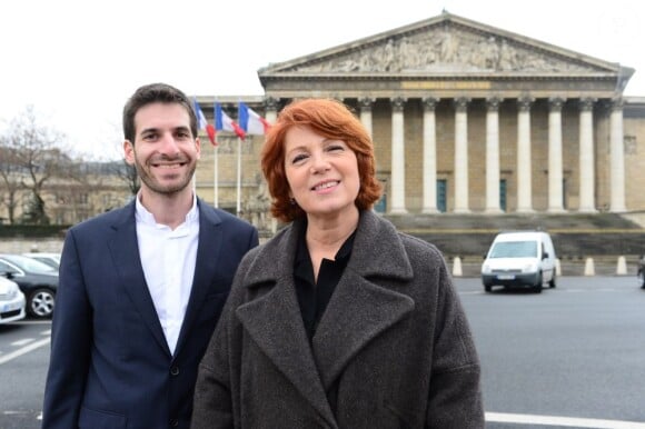 Véronique Genest et Jonathan-Simon Sellem devant l'Assemblée Nationale à Paris, le 7 mars 2013.