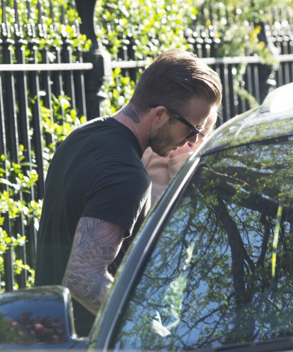 David Beckham et Harper dans les rues de Londres, le 30 avril 2013.