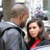 Kim Kardashian et son compagnon Kanye West font du shopping à Paris. Le 30 avril 2013.