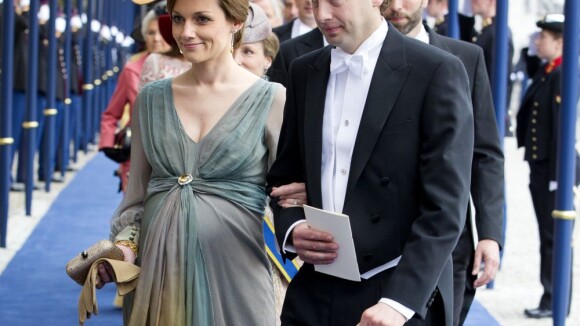 Princesse Aimée : Enceinte, elle pare son baby bump pour le roi Willem-Alexander