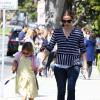 Jennifer Garner va chercher sa fille Violet à l'école, mais elle se trompe de voiture à Brentwood, le 1er mai 2013