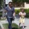 Jennifer Garner va chercher sa fille Violet à l'école, mais elle se trompe de voiture à Brentwood, le 1er mai 2013