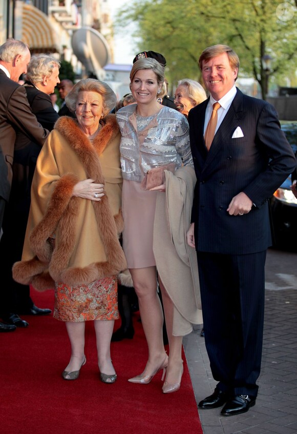 Le roi Willem-Alexander des Pays-Bas, la reine Maxima et la princesse Beatrix prenaient part le 5 mai 2013 au soir, au Théâtre Carré et sur l'Amstel à Amsterdam, au concert parachevant les célébrations du Jour de la Libération.