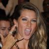 Gisele Bündchen, ravissante punk dans une robe Anthony Vaccarello pour le gala Punk: Chaos to Couture du Costume Institute au Metropolitan Museum of Art. New York, le 6 mai 2013.