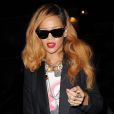 Rihanna, ultra chic en blazer noir et mini-short à New York. Le 9 mai 2013.