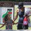 Halle Berry enceinte va chercher sa fille Nahla à la sortie de l'école à Los Angeles, le 10 mai 2013.