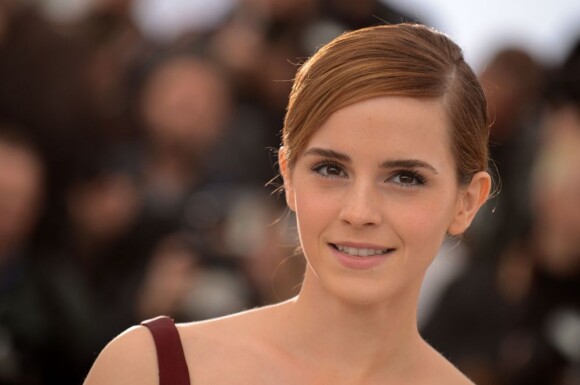 Emma Watson pose au photocall du film The Bling Ring lors du 66e Festival International du Film de Cannes, le 16 mai 2013.