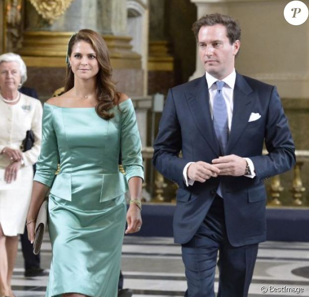 La princesse Madeleine de Suède et son fiancé Chris O'Neill au palais royal à Stockholm le 19 mai 2013 lors de la réception organisée à l'occasion de la publication de leurs bans, à trois semaines de leur mariage le 8 juin.