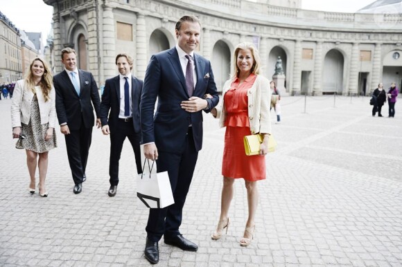 Carl Tham et Elinore Sylwander lors de la publication des bans du mariage de la princesse Madeleine de Suède et Chris O'Neill le 19 mai 2013