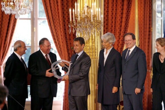Marc Ladreit de Lacharrière lors de la remise à l'Elysée par Nicolas Sarkozy du prix Audace créative qu'il a créé, en septembre 2007