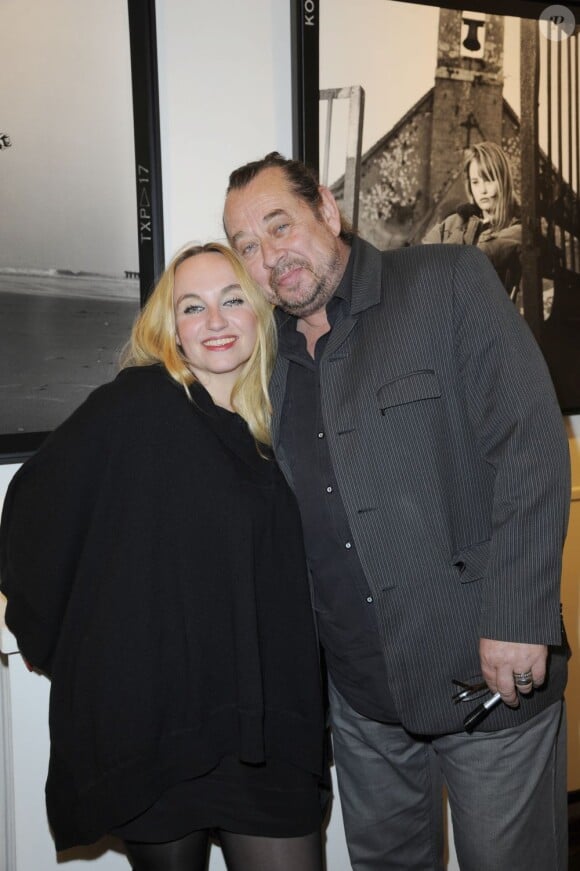 Exclu - Pierre Terrasson et Chloé Mons, veuve d'Alain Bashung, au vernissage de l'exposition "Vanessa Paradis - Les Années Lolita" à la Galerie Sparts à Paris le 14 mai 2013.