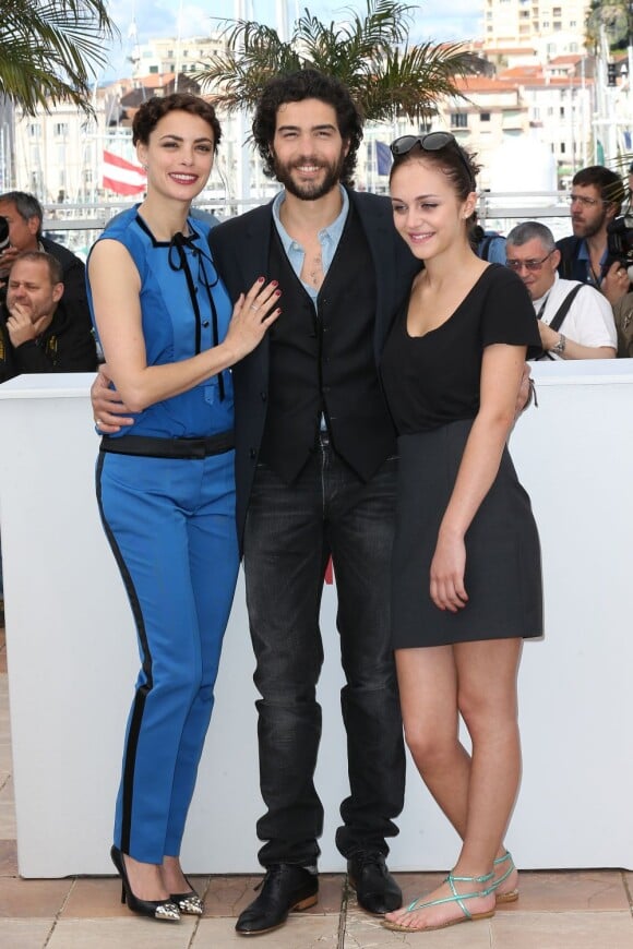Bérénice Bejo, en Louis Vuitton, Tahar Rahim et Pauline Burlet lors du photocall du film "Le Passé" au 66e Festival International du Film de Cannes le 17 mai 2013