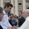 La star du tennis Juan Martin Del Potro avec le pape François au Vatican le 15 mai 2013.