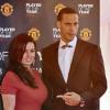 Rio Ferdinand et sa femme Rebecca lors de la soirée qui désignait le meilleur joueur de Manchester United pour la saison 2012-2013, le 15 mai 2013 à Manchester