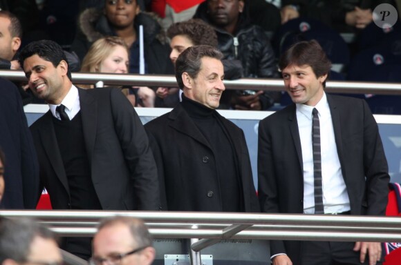 Nicolas Sarkozy était présent au Parc avec Nasser El Khalïfi et Leonardo.
David Beckham était fêté en triomphe samedi 18 mai 2013 au Parc des Princes pour le (probable) dernier match de sa carrière. Remplacé à la 83e minute, le Spice Boy a pleuré à chaudes larmes en quittant le terrain, avant de fêter ses adieux et le titre de champion du PSG avec l'Hexagoal entouré de ses fils, Brooklyn, Romeo et Cruz, en présence aussi de Victoria Beckham et Harper.
