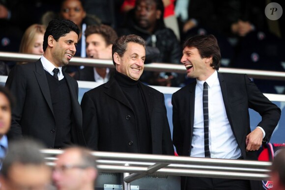 David Beckham a été fêté en triomphe samedi 18 mai 2013 au Parc des Princes pour le (probable) dernier match de sa carrière. Remplacé à la 83e minute, le Spice Boy a pleuré à chaudes larmes en quittant le terrain, avant de fêter ses adieux et le titre de champion du PSG avec l'Hexagoal entouré de ses fils, Brooklyn, Romeo et Cruz, en présence aussi de Victoria Beckham et Harper.