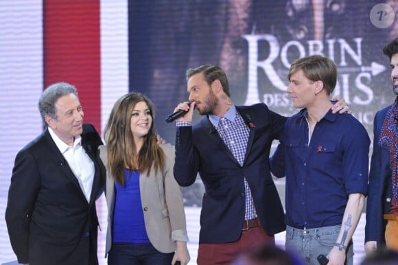 Une partie du casting de la comédie musicale "Robin des Bois" - Caroline Costa, M. Pokora, Nyco Lilliu - reçue par Michel Drucker sur le plateau de l'émission "Vivement Dimanche", à Paris le 3 avril 2013.