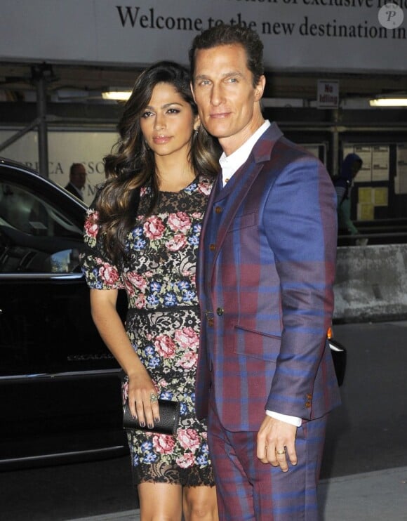 Camila Alves et Matthew McConaughey à New York, le 21 avril 2013.