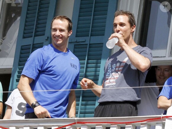 Exclusif - Matthew McConaughey et le footballeur américain Drew Brees lors d'un événement caritatif pour l'association de l'acteur, Just Keep Livin', à la Nouvelle-Orleans, le 17 mai 2013.