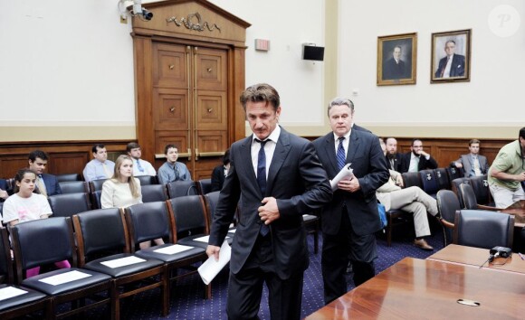 Sean Penn est intervenu devant un comité sur les droits de l'homme au Congrès américain pour la cause de Jacob Ostreicher, à Washington le 20 mai 2013.