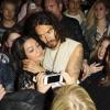 Russell Brand à la sortie de son one-man show au Lyric Theatre à Londres, le 20 mai 2013.