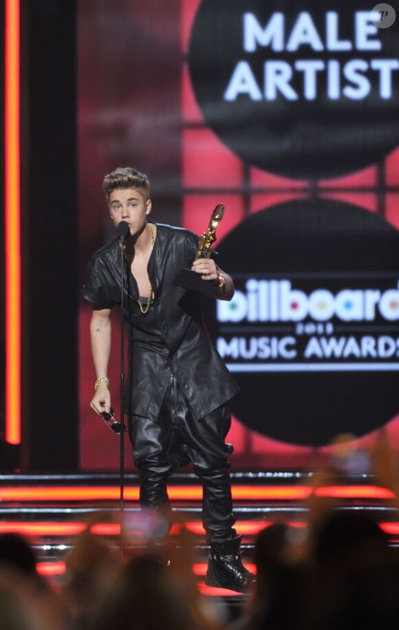 Justin Bieber sur la scène des Billboard Music Awards au MGM Grand Garden Arena de Las Vegas, le 19 mai 2013.