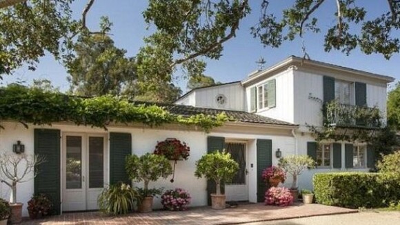 Drew Barrymore vend la maison où elle s'est mariée pour 7,5 millions de dollars