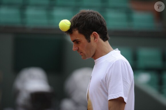 Roger Federer lors d'un entraînement à Roland Garros à Paris le 22 mai 2013