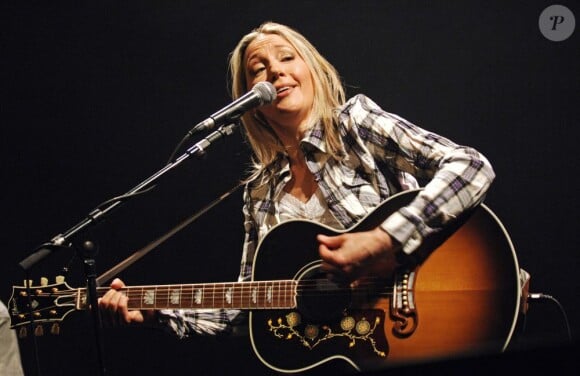 La chanteuse Corinne Hermès en concert au Café de la danse à Paris, le 23 avril 2007.