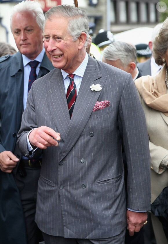 Le prince Charles et Camilla, la duchesse de Cornouailles, en visite à Hay-On-Wye (au Pays de Galles) et ont déclaré officiellement ouvert le Festival de littérature, le 23 mai 2013.