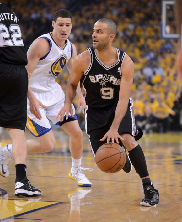 Tony Parker lors du match 6 face aux Golden State Warriors en demi-finale de conférence à l'Oracle Arena d'Oakland le 16 mai 2013