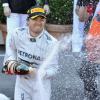 Nico Rosberg explose de joie lors de la cérémonie de remise des trophées du Grand Prix de Monaco, le 26 mai 2013, remporté devant Sebastian Vettel et Mark Webber.
