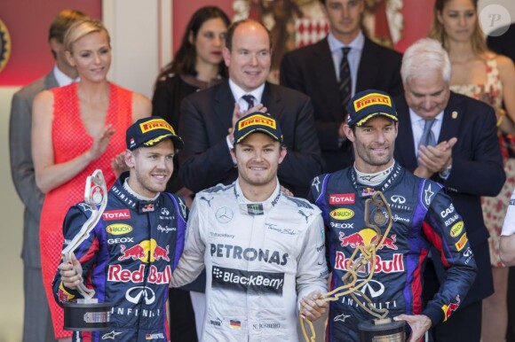 Sebastian Vettel, Nico Rosberg et Mark Webber, le podium du Grand Prix de F1 de Monaco, posant devant la famille princière le 26 mai 2013.