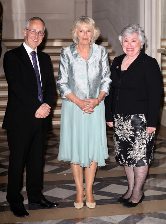 <p>Camilla Parker Bowles à l'ambassade britannique à Paris le 27 mai 2013, pour une réception en l'honneur de ses compatriotes expatriés à l'occasion de sa visite officielle de deux jours en France.</p>