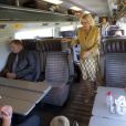  Camilla Parker Bowles à bord de l'Eurostar au matin du 27 mai 2013, à destination de Paris pour une visite de deux jours en sa qualité notamment de marraine d'Emmaüs UK. 
