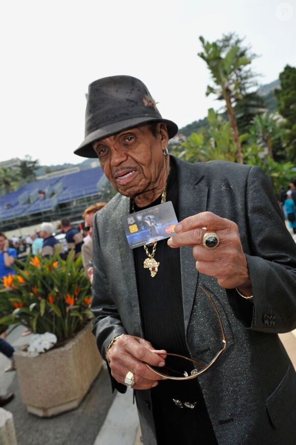 Exclu - Joe Jackson fait la promotion d'une carte de crédit Michael Jackson à Monaco, le 27 mai 2013.