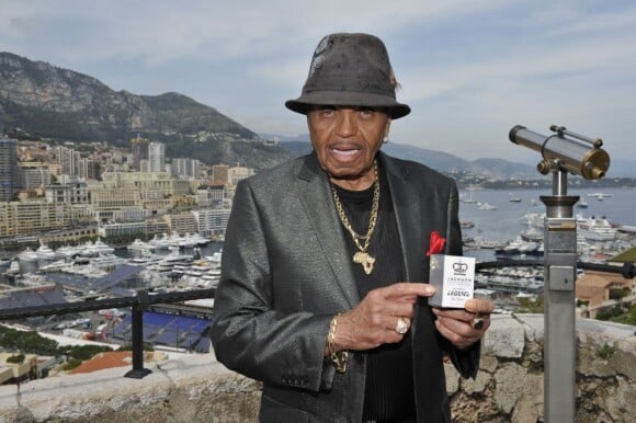 Exclu - Joe Jackson fait la promotion des parfums Michael Jackson à Monaco, le 27 mai 2013.