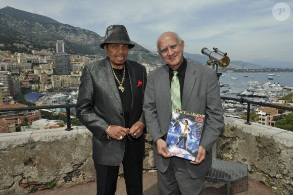 Exclu - Joe Jackson fait la promotion des produits Michael Jackson à Monaco, le 27 mai 2013.