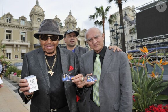 Exclu - Joe Jackson fait la promotion d'une carte de crédit Michael Jackson à Monaco, le 27 mai 2013.