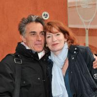 Roland-Garros 2013 : Gérald Holtz et Muriel amoureux devant Laury Thilleman