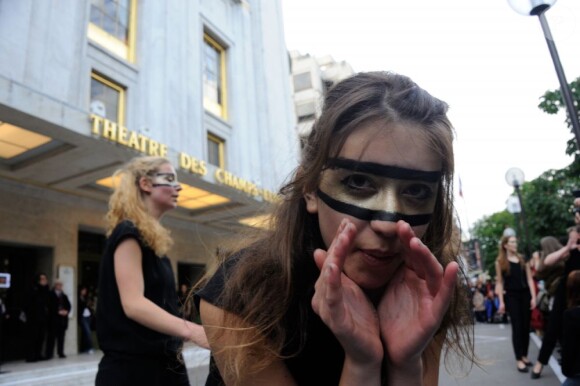 Flashmob pour les 100 ans du ballet 'Le Sacre du Printemps' au Théâtre de Champs Elysees à Paris, le 29 mai 2013.