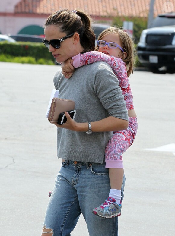 Jennifer Garner et sa fille Seraphina dans les rues de Los Angeles. Le 1er juin 2013.