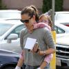 L'actrice Jennifer Garner et sa fille Seraphina dans les rues de Los Angeles. Le 1er juin 2013.