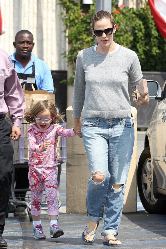 Jennifer Garner et Seraphina dans les rues de Los Angeles. Le 1er juin 2013.