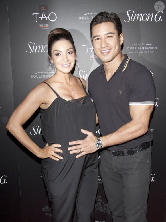 Mario Lopez et sa femme Courtney Mazza enceinte à la soirée Simon G à Las Vegas, le 1 juin 2013.