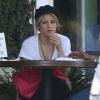 Shakira, jeune maman complètement détendue près du magasin Fred Segal à Los Angeles. Le 1 juin 2013.