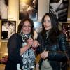 Olivia Provost et Delphine de Turckheim lors de l'exposition Ecris-moi des mots d'Amour, par Alejandra di Andia, photos de Ian Abela, à la boutique Montblanc, le 4 juin 2013.