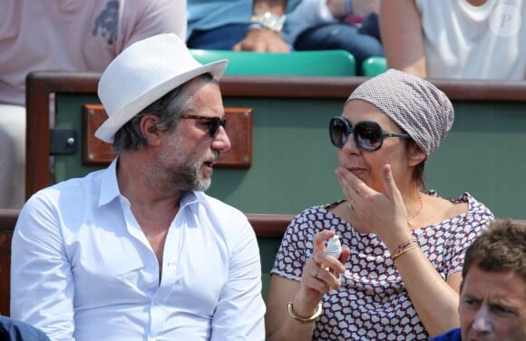 Valérie Benguigui et son époux lors du onzième jour des Internationaux de France à Roland-Garros, le 5 juin 2013