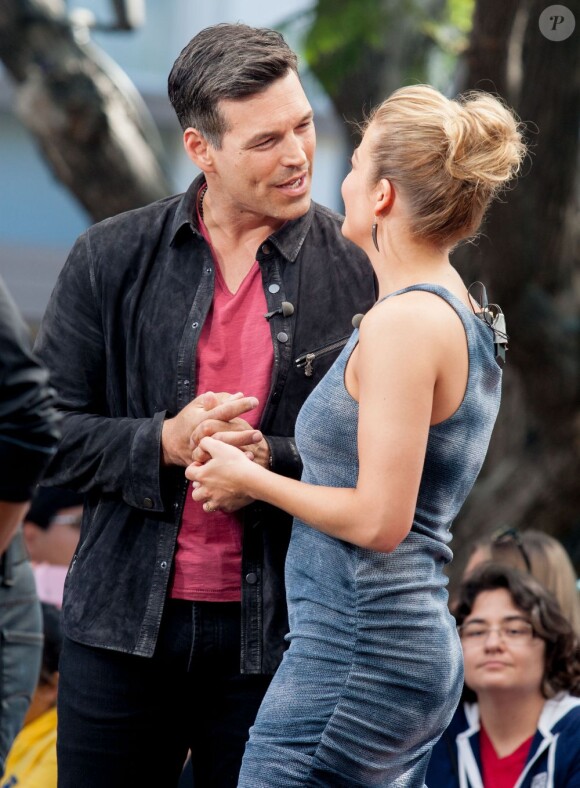 LeAnn Rimes, Eddie Cibrian sur le plateau de l'émission  Extra à Los Angeles, le 5 juin 2013.